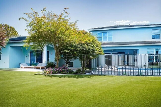 Building Photo - 15377 Green River Ct