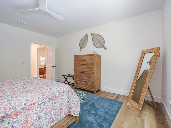 Building Photo - 9340 Frangipani Dr