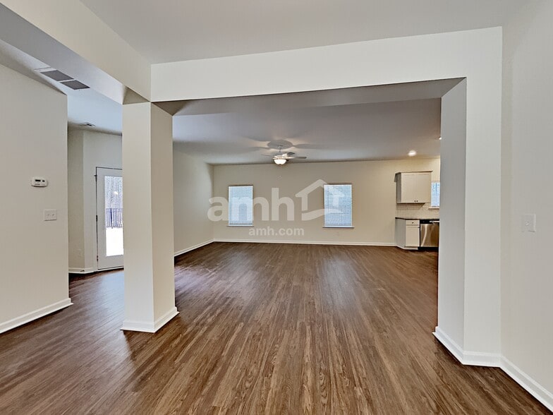 Building Photo - 227 Ivy Brook Dr