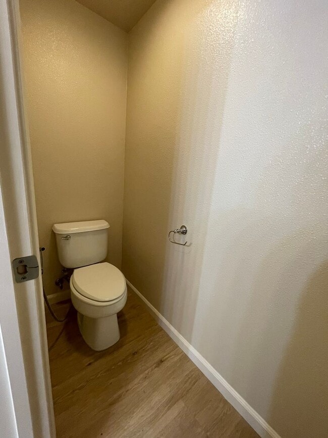 Building Photo - Vessona: Desirable Gated Community: 2bdrm 2bath with Loft!