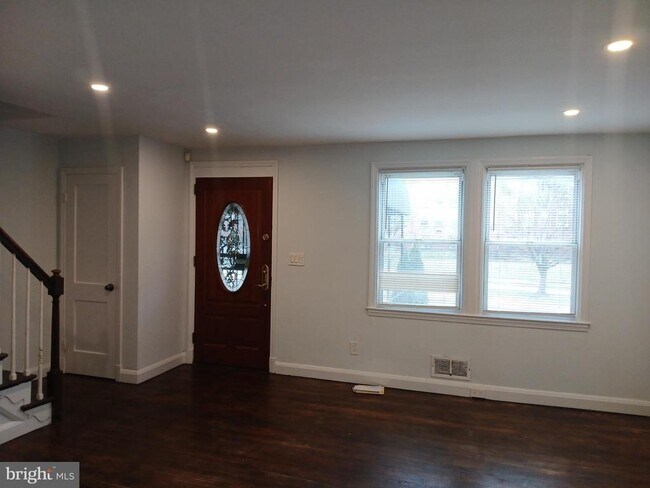 Building Photo - 2707 Edison Hwy