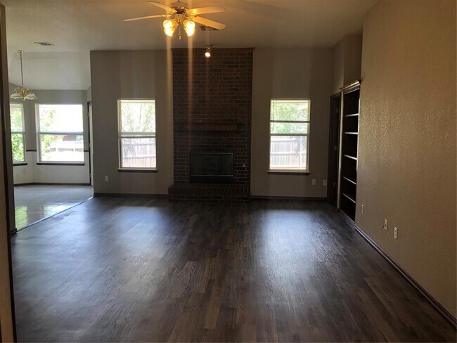 Building Photo - 2909 Sandstone Dr