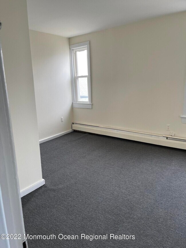 Building Photo - 43 Webb Ave