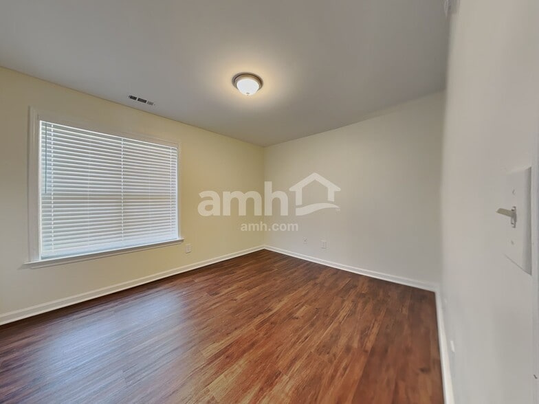 Building Photo - 369 Collinsworth Dr