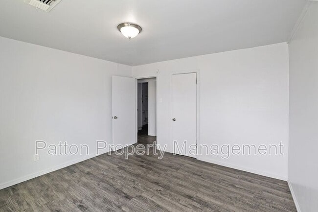 Building Photo - 3703 S Monroe St
