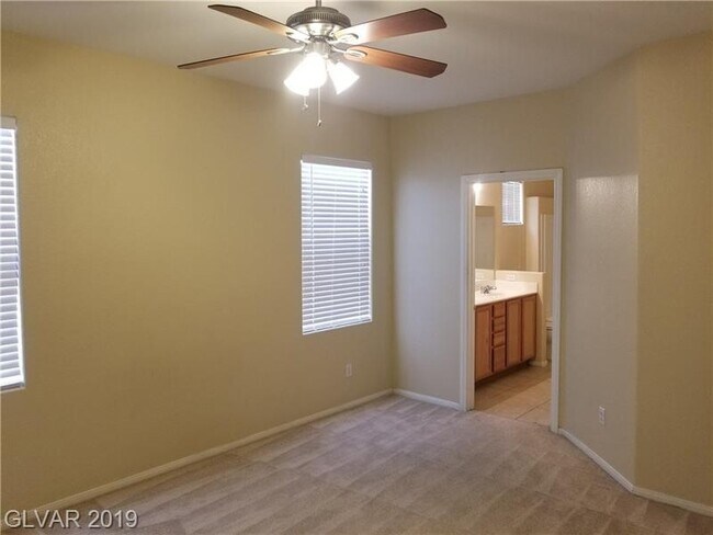 Building Photo - **$350 OFF 1ST MONTH RENT** Centennial Hil...