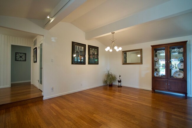 Building Photo - Beautifully Updated Four Bedroom Napa Home