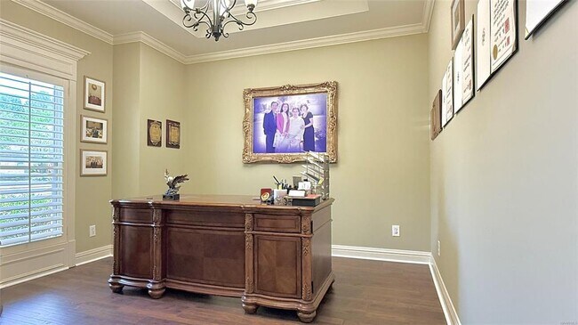 Building Photo - 8725 Vintage Way