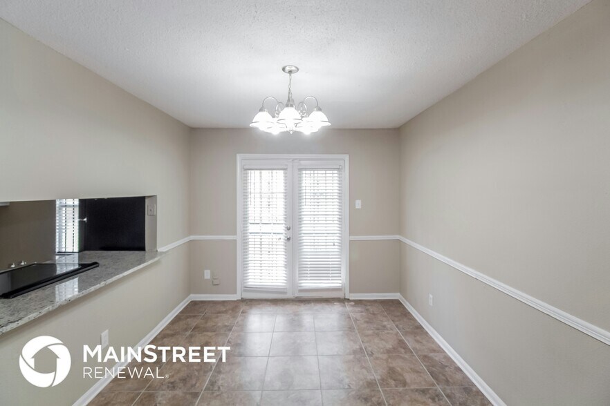 Building Photo - 3539 Kirby Valley Dr