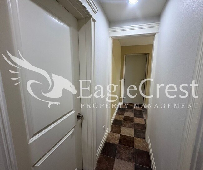 Building Photo - Beautiful Five Bedroom Home with Acreage