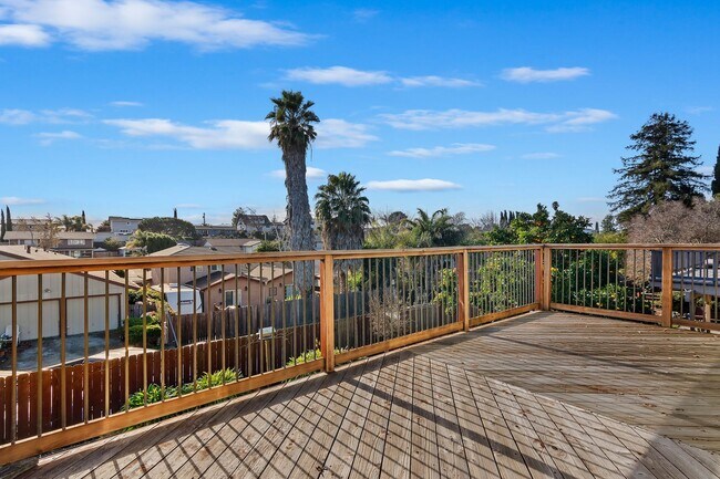 Building Photo - Great single story home in Benicia With All Utilities Included