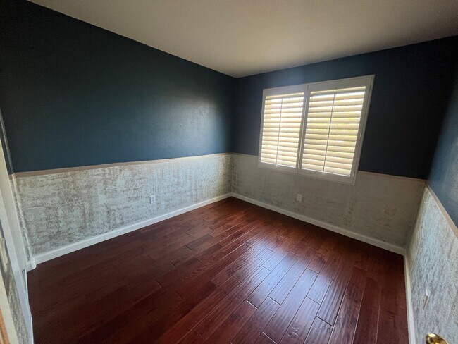 Building Photo - 4 Bedroom Townhome for Rent in Stevenson R...