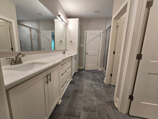 Building Photo - 5009 Springwood Cir