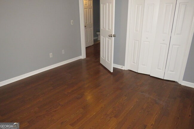 Building Photo - 1105 Hampton Rd