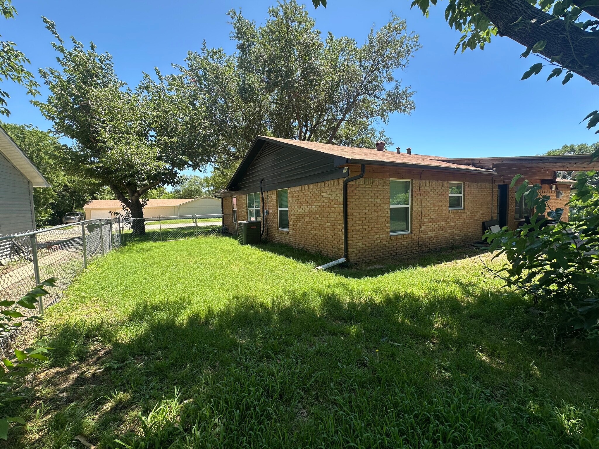 Building Photo - 7701 Janetta Dr
