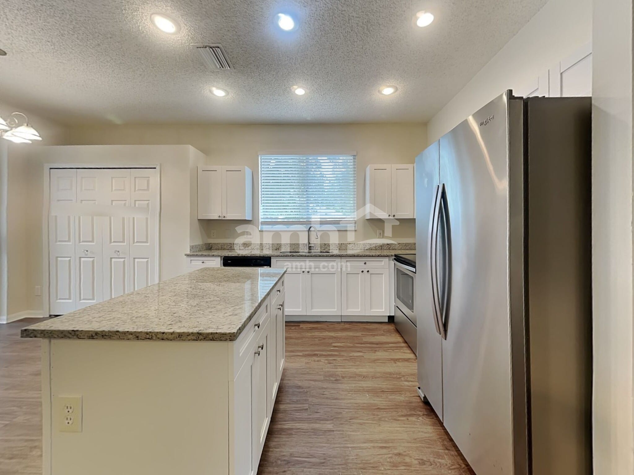 Building Photo - 18212 Hollyhills Way