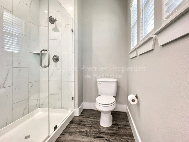 Building Photo - 1036 Ray Dr