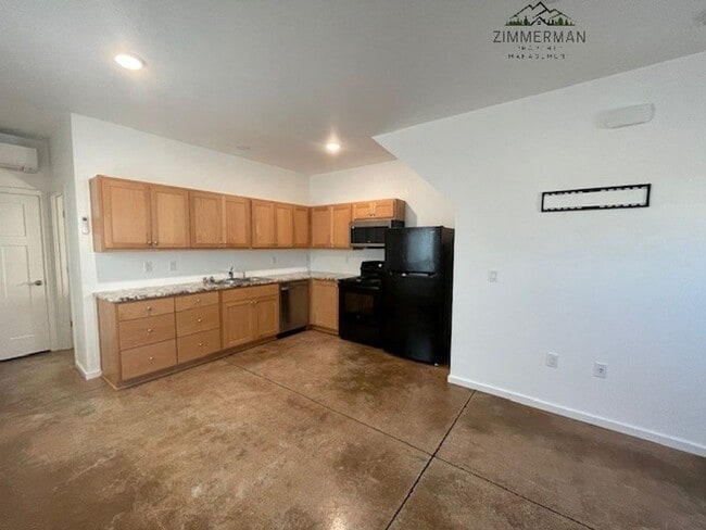 Building Photo - Modern 2 Bedroom Home in the Heart of Springfield!