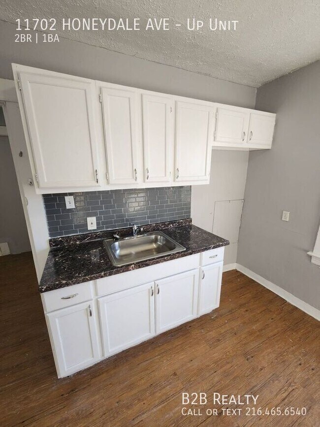 Building Photo - 11702 Honeydale Ave