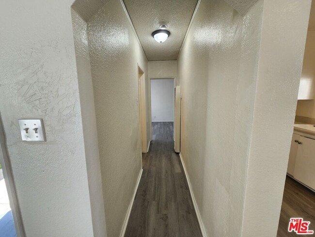 Building Photo - 534 W 47th St