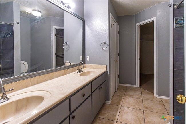 Building Photo - 4406 Bowles Dr