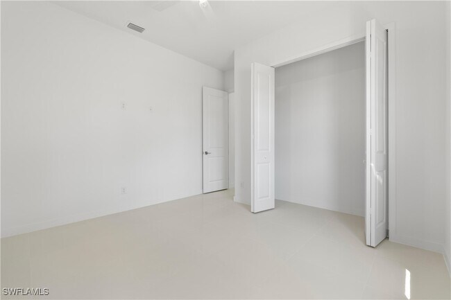 Building Photo - 2916 30th St SW