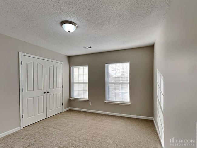 Building Photo - 6826 Squirrels Foot Ct