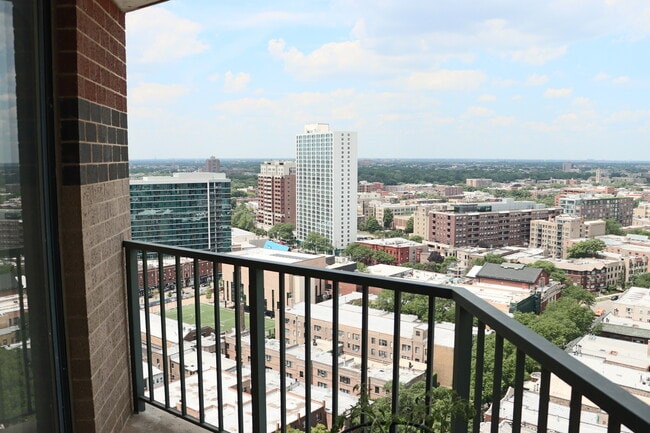 Building Photo - 3660 N Lake Shore Dr