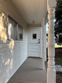 Building Photo - 516