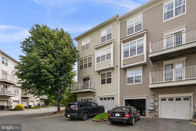 Building Photo - 15 Swanton Ln