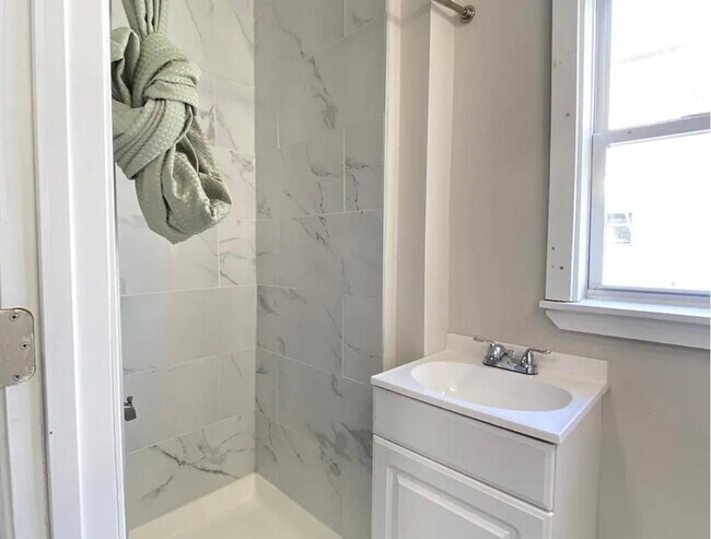 Building Photo - 3168 Wilkens Ave