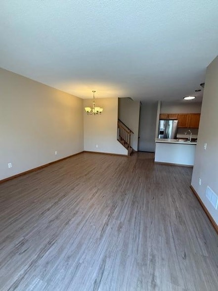 Building Photo - 6886 Meadow Grass Ln S