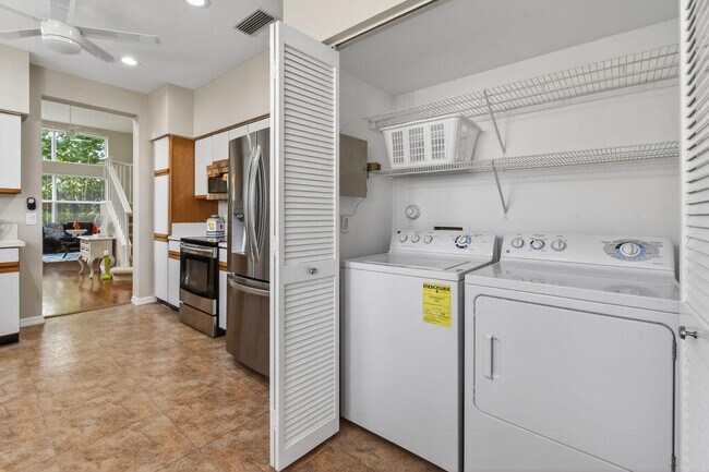 Building Photo - 2074 Mainsail Cir