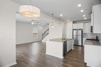 Building Photo - Like New Home in Sage Creek!