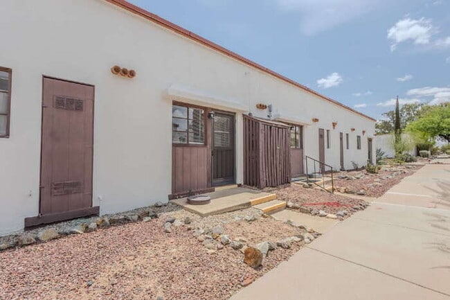 Building Photo - Green Valley Villas East Townhomes 55+ Com...