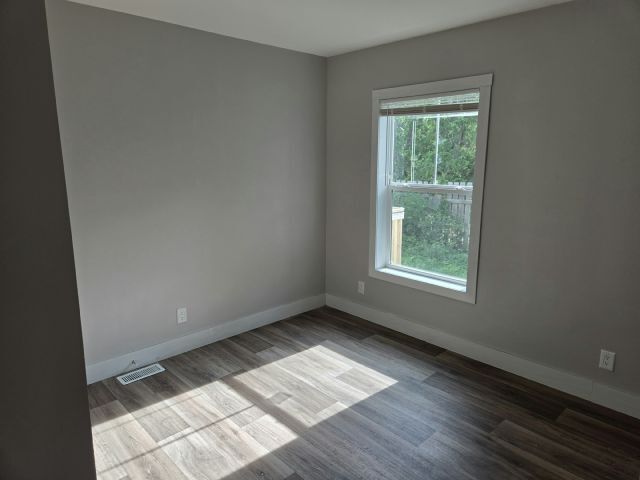 Building Photo - 315 Louva Ln