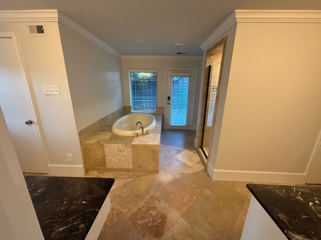 Building Photo - 6911 Gateridge Dr