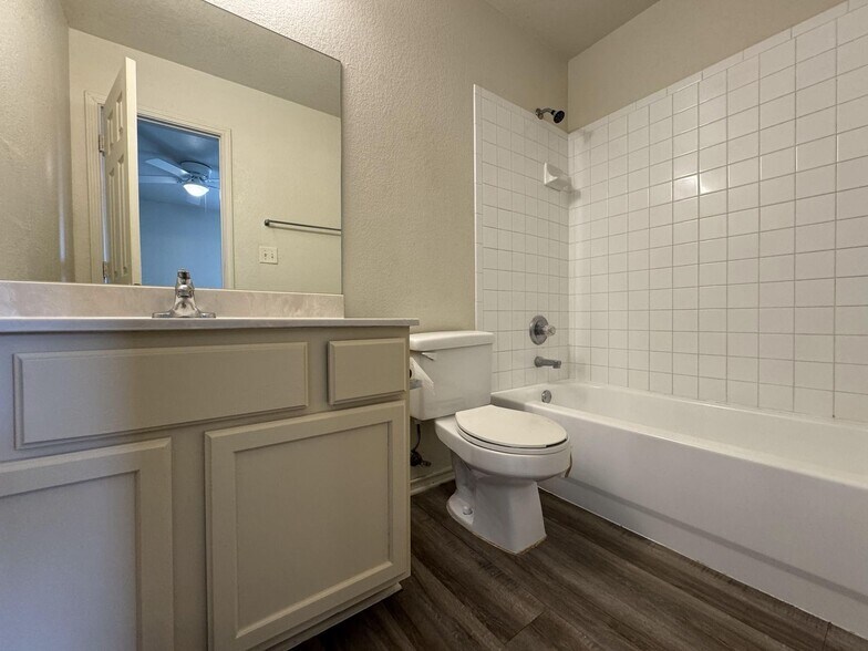Building Photo - 2901 Cantabrian Dr