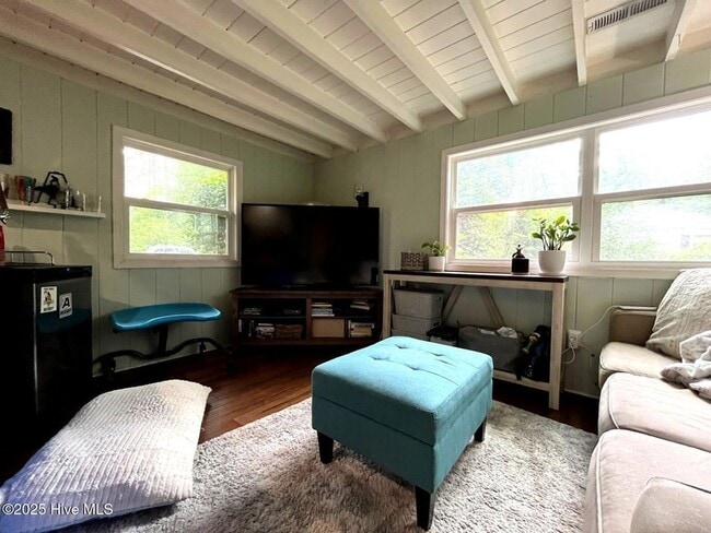 Building Photo - 375 Midland Rd