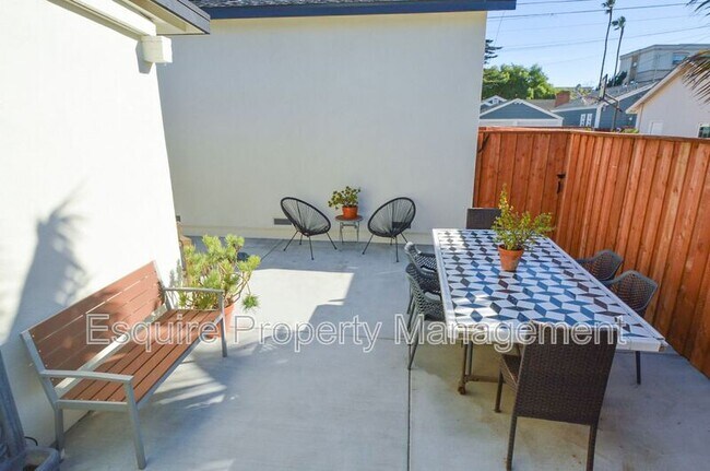 Building Photo - 676 Doris Ave