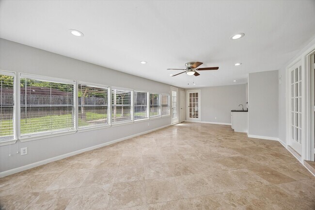 Building Photo - 8511 Bluegate St