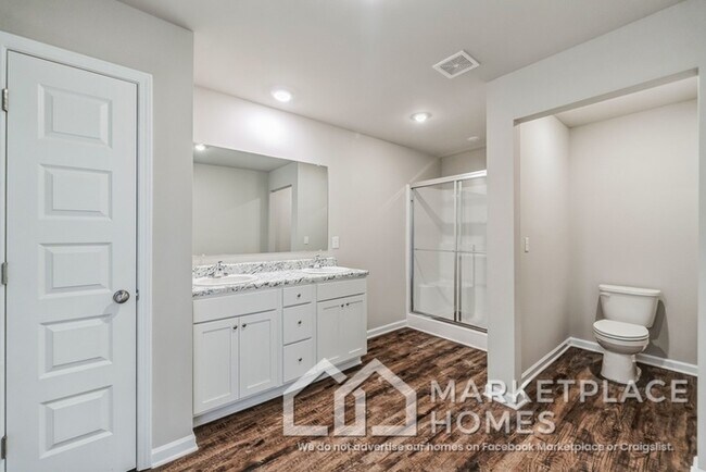 Building Photo - 4022 Ryan Dr SW