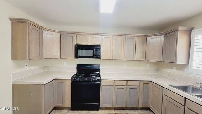 Building Photo - 6329 Franklin Ridge Dr