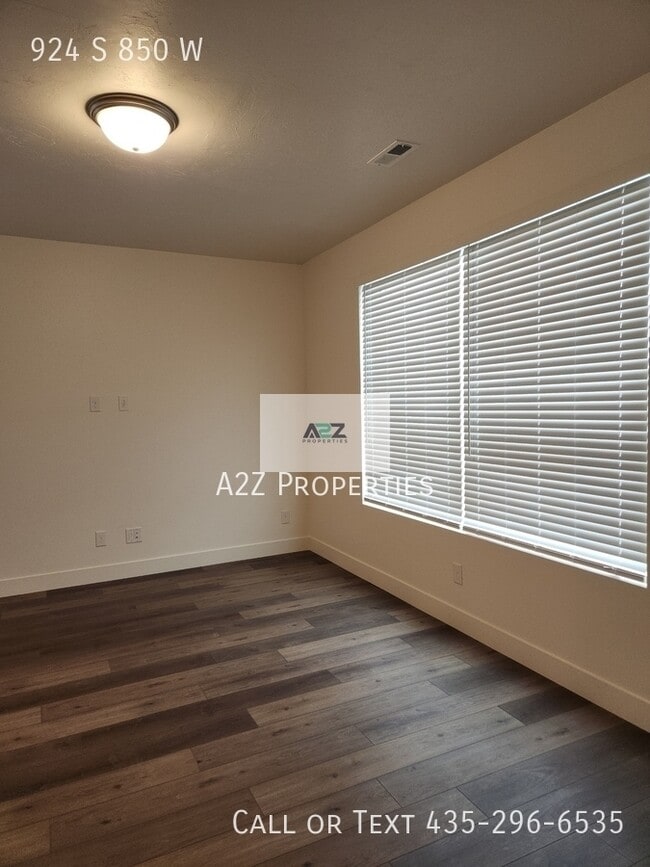Building Photo - 924 S 850 W