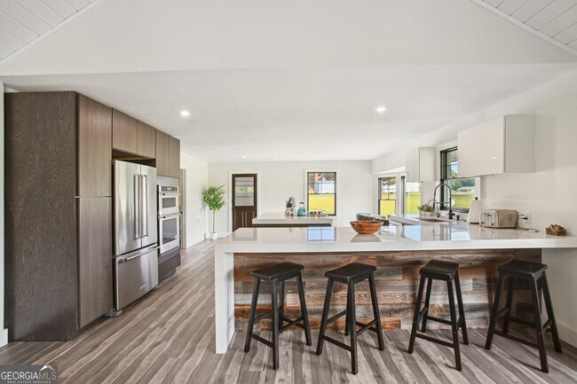 Building Photo - 120 Red Fox Run