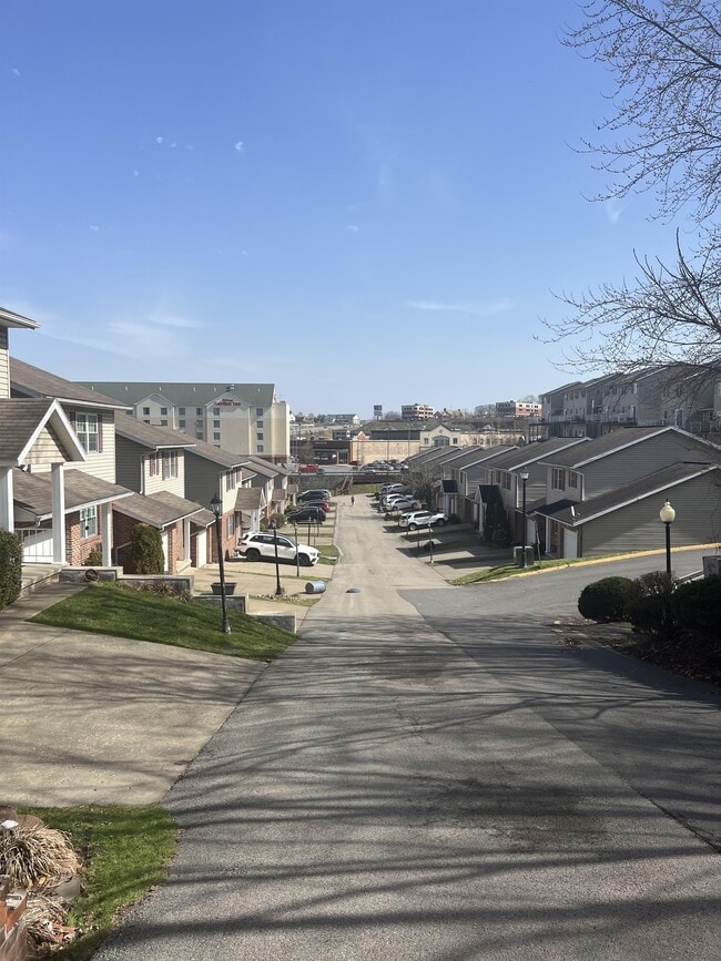 Building Photo - 152 Meadow Ridge Dr