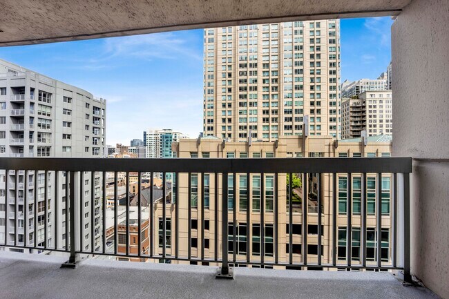 Building Photo - 545 N Dearborn St