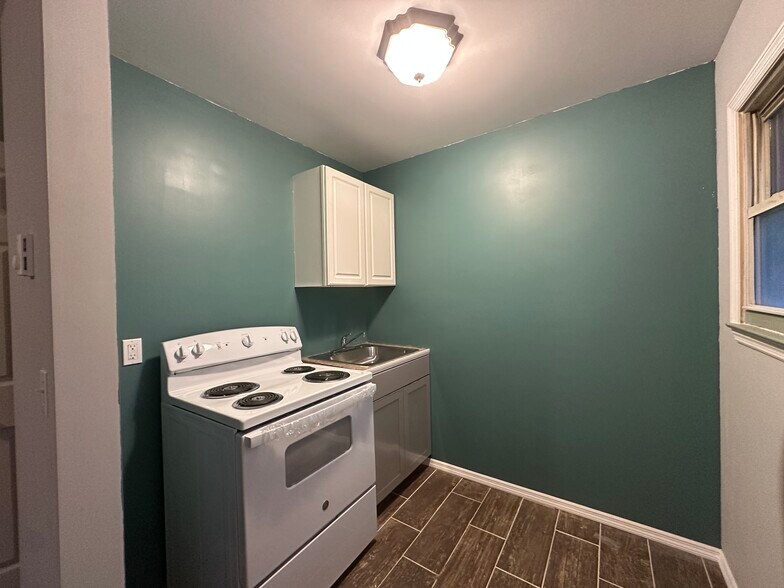 Primary Photo - 250 Thompson Bridge Rd