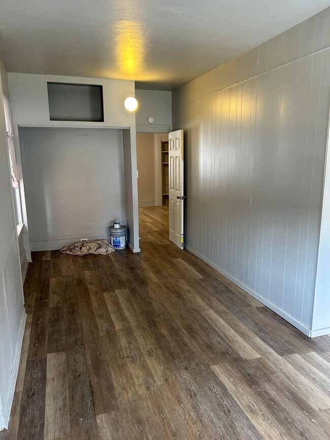 Building Photo - 535 George St