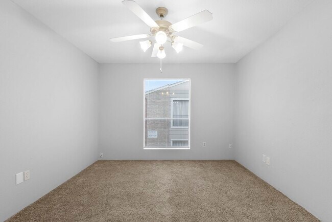 Building Photo - 2100 Wilcrest Dr